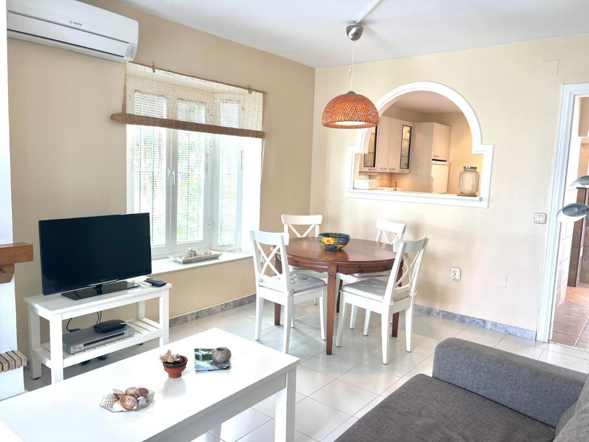 Fabulous Vacation In A 2 Bedroom Townhouse With 2 Terraces Overlooking The Sea, Suitable For 6 People 3 Swimming Pools Tennis And 200 Mts From The Sea El Faro Екстер'єр фото